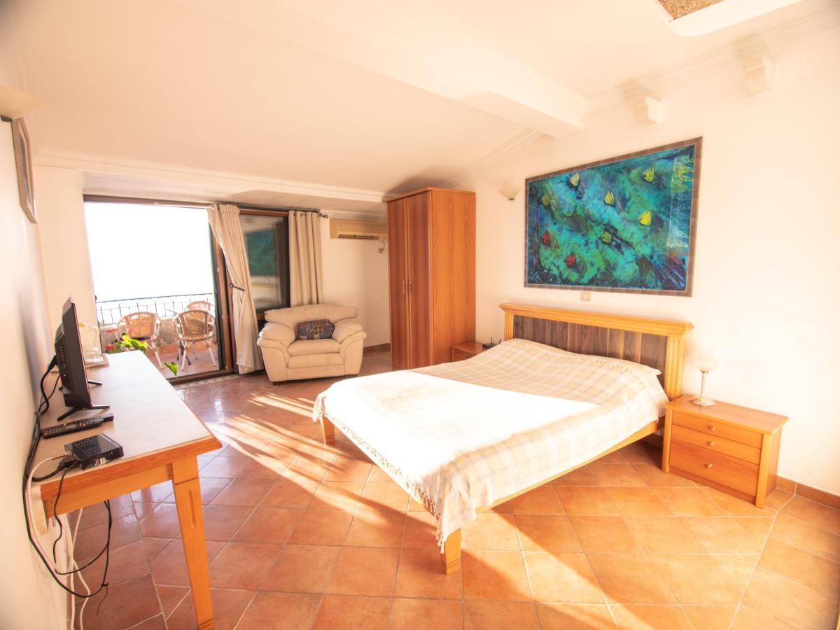 Apartments And Rooms Levantin Inn 스베티스테판 외부 사진