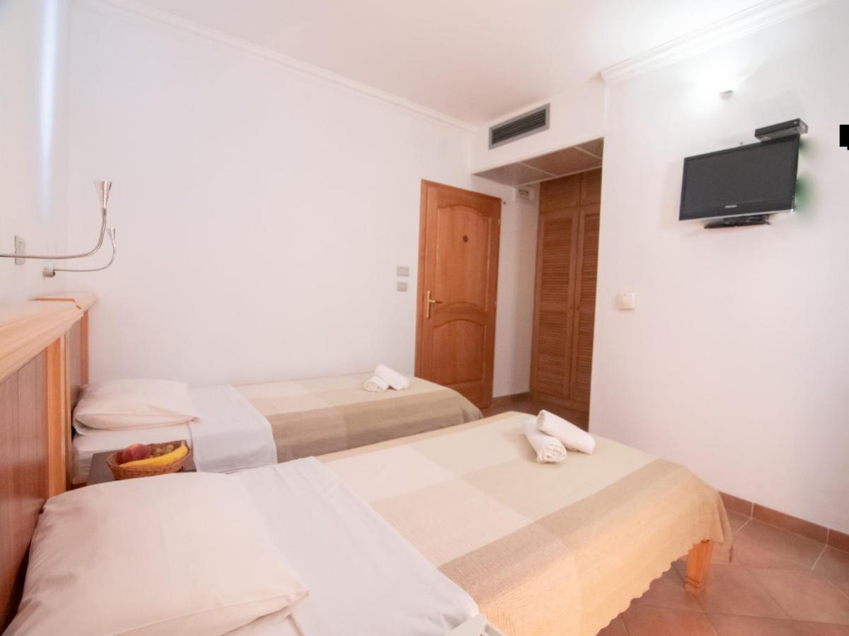 Apartments And Rooms Levantin Inn 스베티스테판 외부 사진