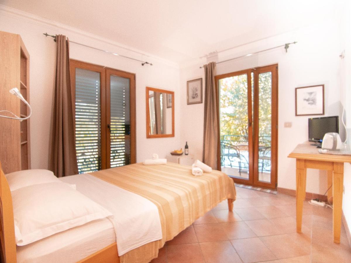 Apartments And Rooms Levantin Inn 스베티스테판 외부 사진