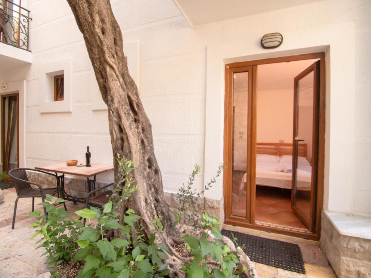 Apartments And Rooms Levantin Inn 스베티스테판 외부 사진