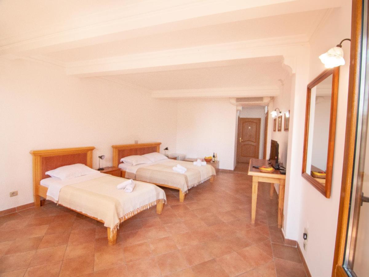 Apartments And Rooms Levantin Inn 스베티스테판 외부 사진