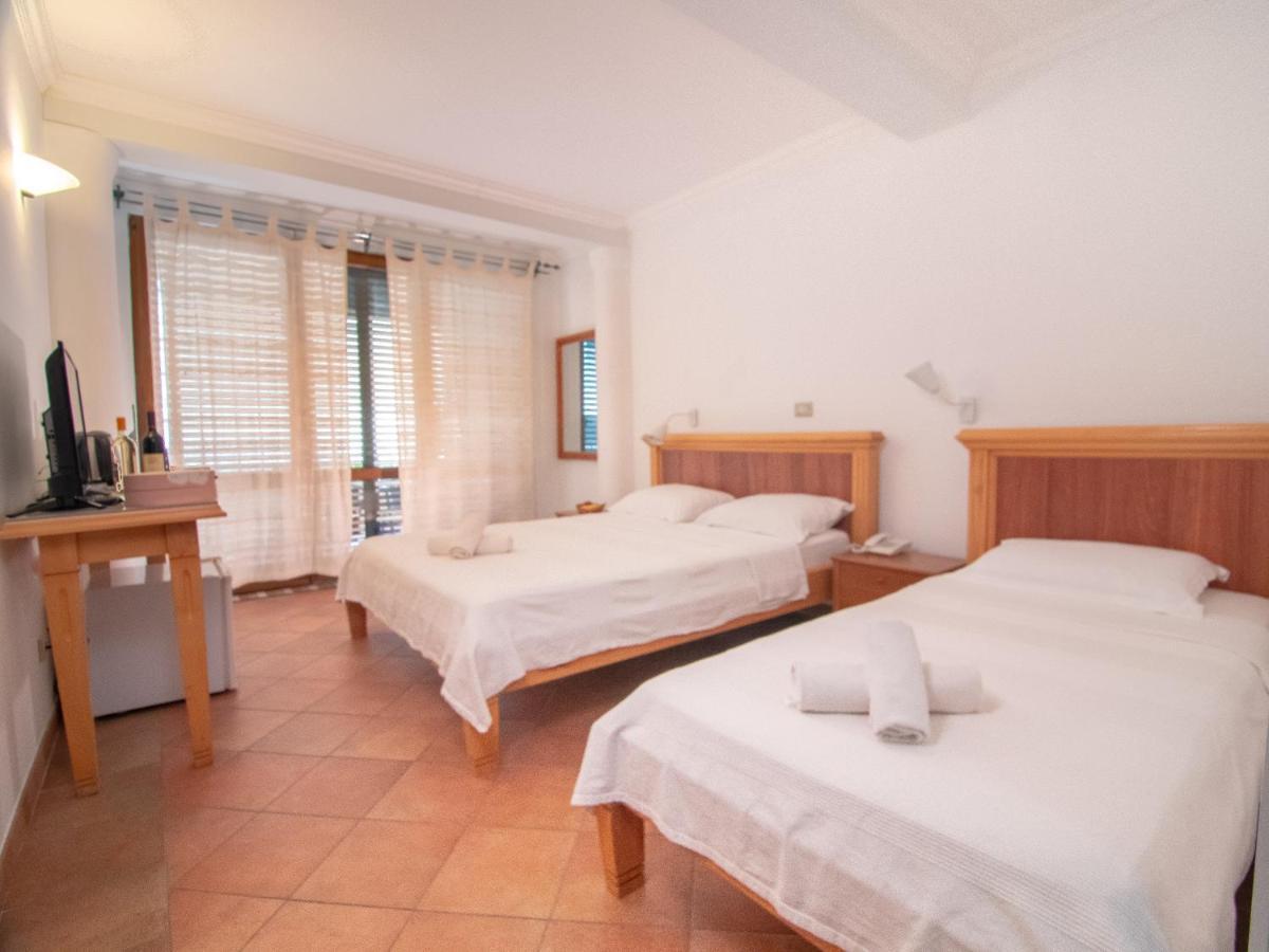 Apartments And Rooms Levantin Inn 스베티스테판 외부 사진