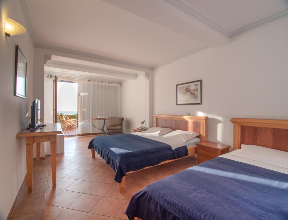 Apartments And Rooms Levantin Inn 스베티스테판 외부 사진