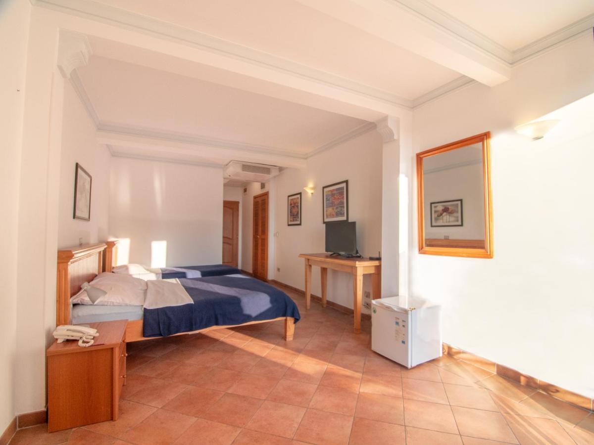 Apartments And Rooms Levantin Inn 스베티스테판 외부 사진