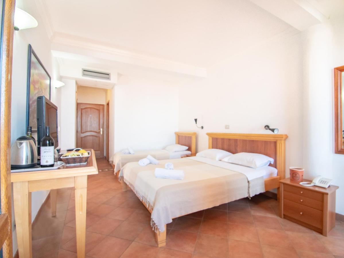 Apartments And Rooms Levantin Inn 스베티스테판 외부 사진