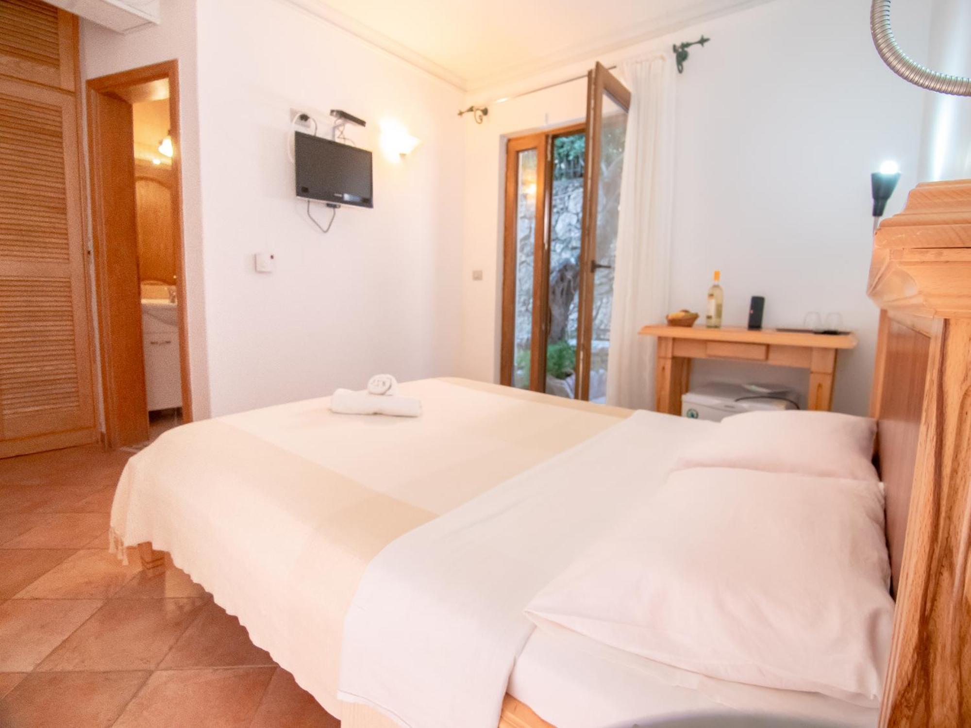 Apartments And Rooms Levantin Inn 스베티스테판 외부 사진