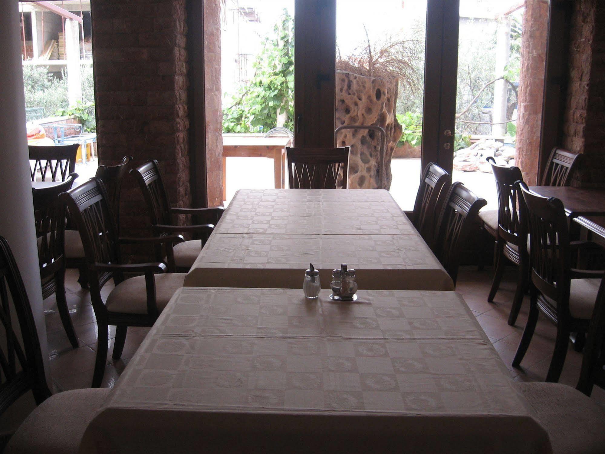 Apartments And Rooms Levantin Inn 스베티스테판 외부 사진