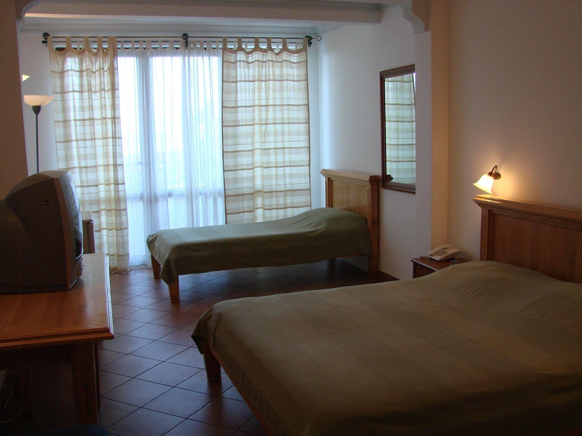 Apartments And Rooms Levantin Inn 스베티스테판 외부 사진